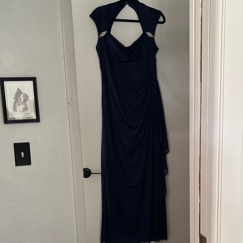 Elegant Navy Blue Evening Gown